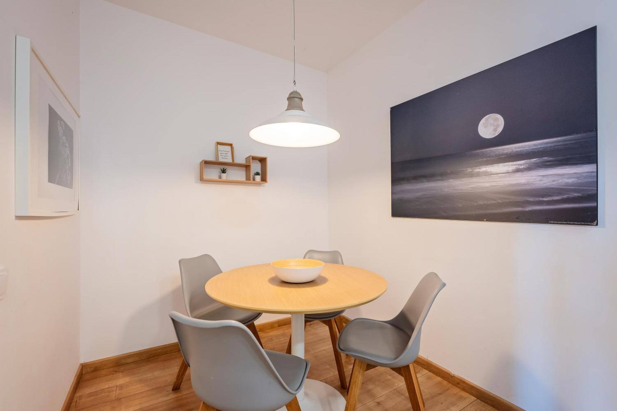 Urgell Appartement *
